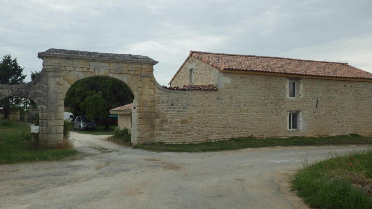Le Logis Du Bouil Champagne (Charente-Maritime) Exterior foto
